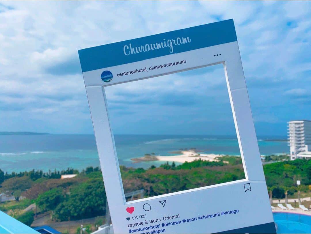 センチュリオンホテル&リゾートヴィンテージ沖縄美ら海さんのインスタグラム写真 - (センチュリオンホテル&リゾートヴィンテージ沖縄美ら海Instagram)「ハイサーイ😊 皆様、 いかがお過ごしでしょうか？  最近沖縄もどんどん寒くなりまして今の時期には エメラルドビーチは現在、散策のみでございます。 寒くなっている沖縄ですが、こんなにきれいな海と 日本で一番早く始まる桜まつりはいかがでしょうか？  今月の18日より本部では桜まつりが始まります！！ 皆様のご来館 心よりお待ちしております🙇‍♀️ . . . #センチュリオンホテル  #沖縄 #美ら海  #centurionhotel  #okinawa #churaumi」1月15日 21時05分 - centurionhotel_okinawachuraumi