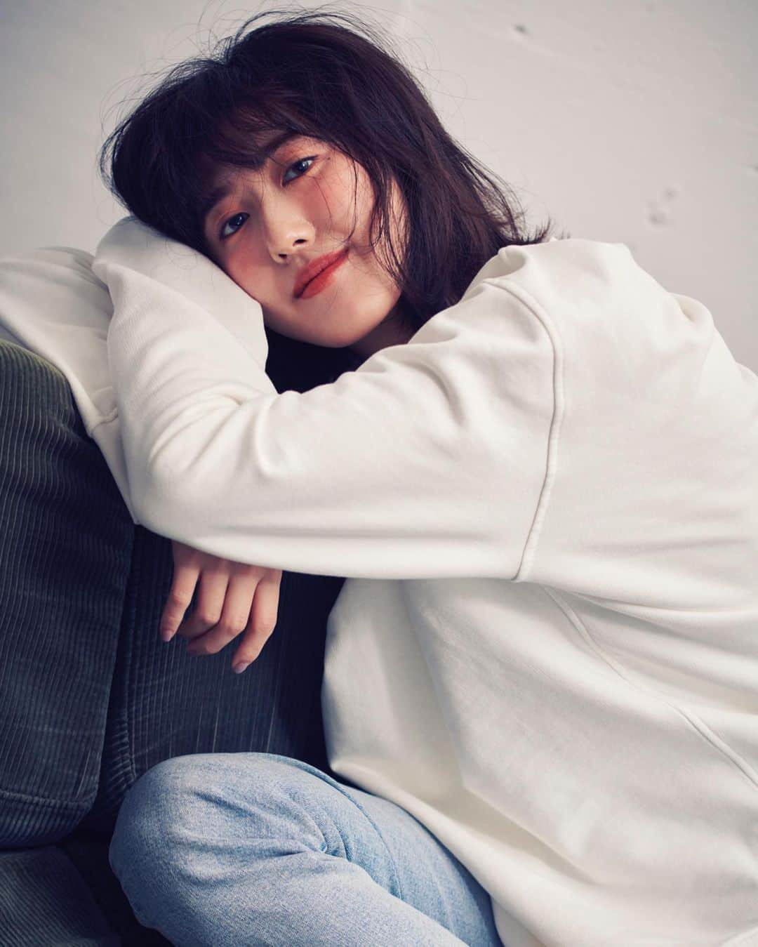 蒼木まやのインスタグラム：「・ 🍊🍊🍊 ・ ・ photo @yamaze24  hairmake @c.mien ・ ・ #testshoot #作品撮り#ポートレート #portrait_shots #portrait_jp」