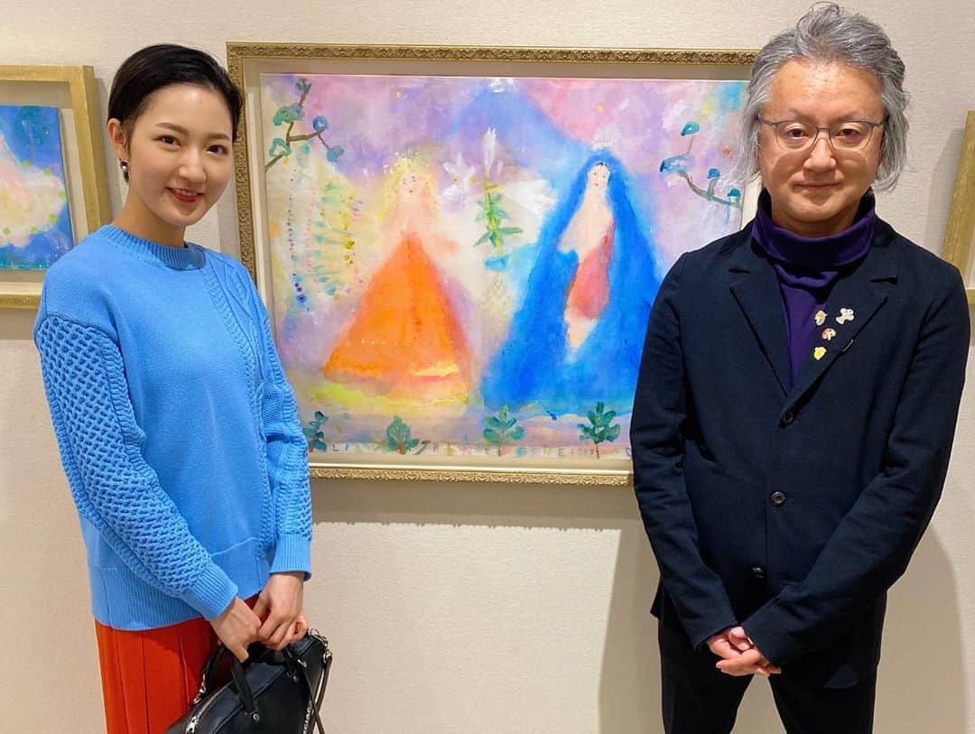 花野じゅりあさんのインスタグラム写真 - (花野じゅりあInstagram)「. 寺門孝之新作絵画展eden  新作をちらりと  前の投稿の写真だとわかりませんが、絵を生で見るとライトに当たってラメやゴールドがキラキラ光り、とても華やか  寺門先生にもお会いできて、一緒にお写真撮って頂きました  とても穏やかで優しい先生  素敵なひとときをありがとうございました . . . . . #寺門孝之新作絵画展  #eden#art#絵画」1月15日 21時25分 - julia.hanano