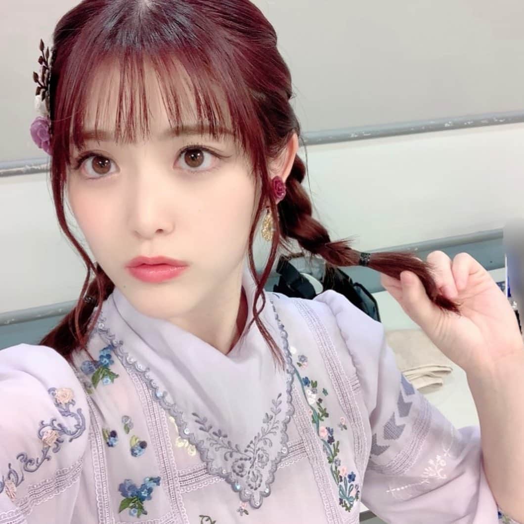 松村沙友理さんのインスタグラム写真 松村沙友理instagram 年もよろしくお願いします 紅白歌合戦 Cdtv年越し 衣装 かわいい 三つ編みと編み込み 違いわかりますか ちょっと変えてました 1月15日 21時26分 Matsumura Sayuri Official