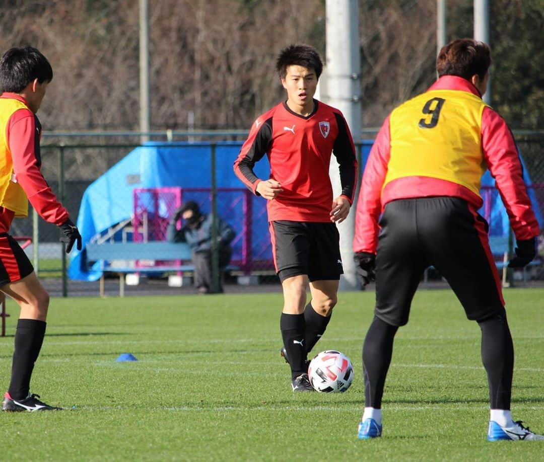 京都サンガF.C.さんのインスタグラム写真 - (京都サンガF.C.Instagram)「本日のトレーニング模様📸パート2️⃣ #魅せようKYOTOの一体感 #sanga #京都サンガ #闘紫 #TEAM京都 #金久保順 #宮城雅史 #若原智哉 #川﨑颯太」1月15日 21時26分 - kyotosanga_official