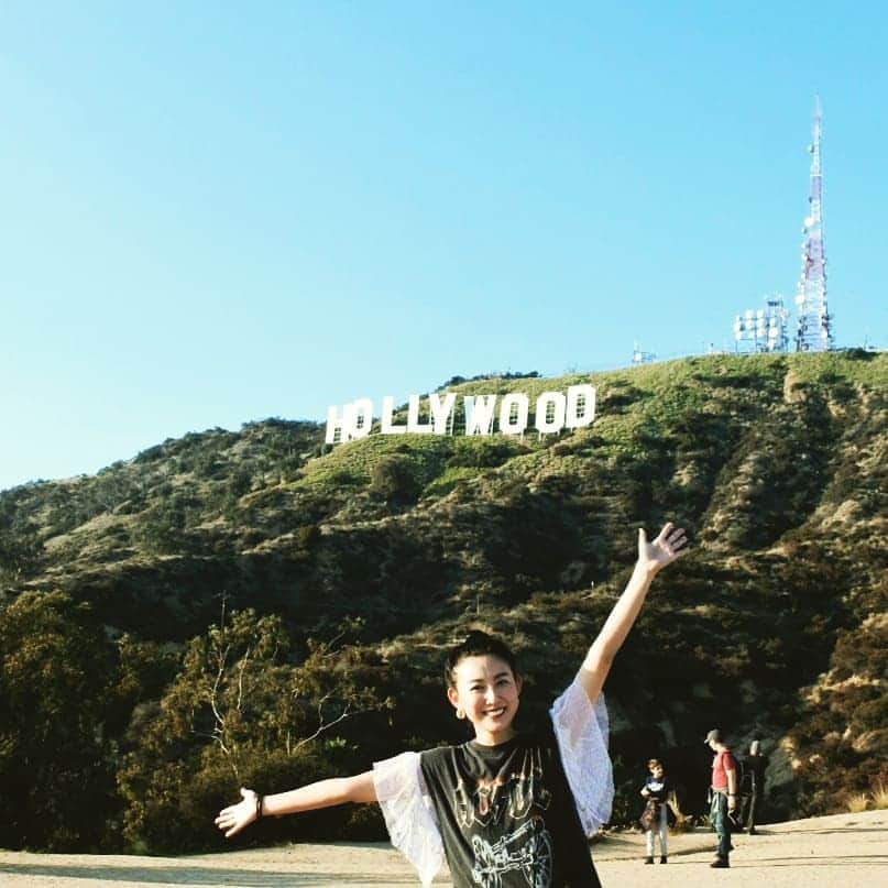 池田香織のインスタグラム：「またもや弾丸で、今回はLAへ✈️ 急遽で、しかもピンポイントだったけど、付き合ってくれたePさんに感謝✨ ありがとー！  気候もよくて空も広くて、またゆっくり来たいと思います☀️ #LA」