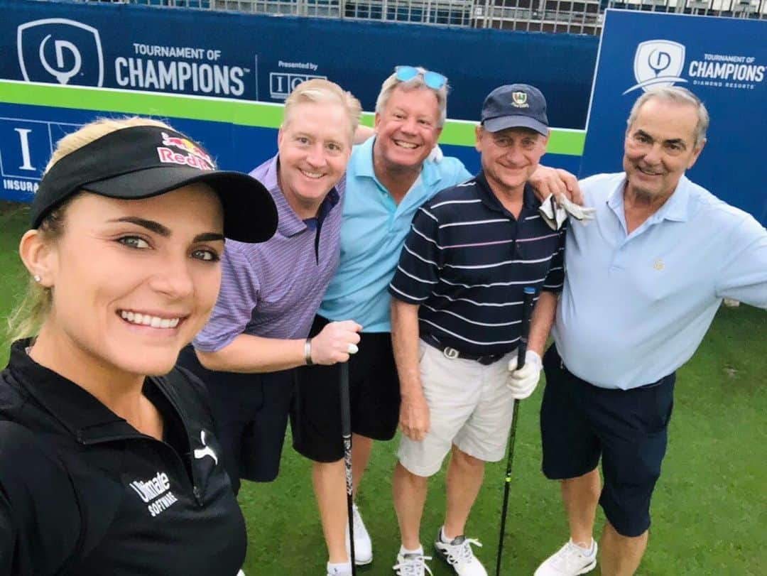 レクシー・トンプソンさんのインスタグラム写真 - (レクシー・トンプソンInstagram)「Love this pro am group at the @diamondresorts TOC 😊❤️ #somuchfun #diamondlpga」1月16日 7時13分 - lexi