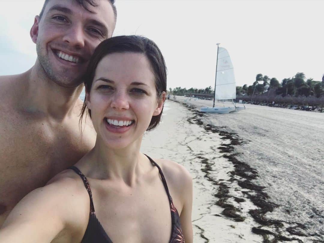 モリー・クレクロウのインスタグラム：「Beach time with my favorite person!」