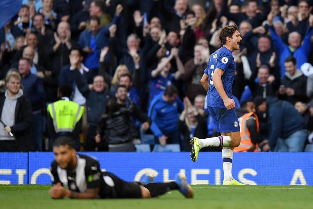 チェルシーFCさんのインスタグラム写真 - (チェルシーFCInstagram)「Can you spot the 5️⃣ differences between these two photos vs Newcastle? 🧐 #CFC #Chelsea #CFCSpotTheDifference」1月15日 23時37分 - chelseafc