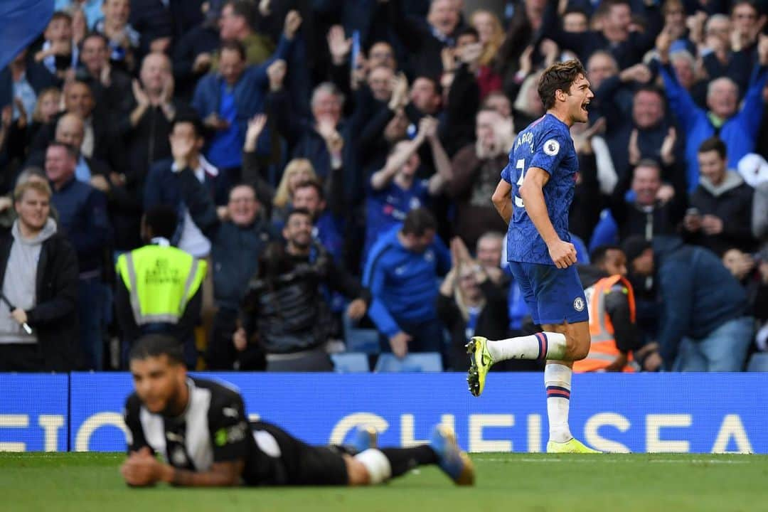 チェルシーFCさんのインスタグラム写真 - (チェルシーFCInstagram)「Can you spot the 5️⃣ differences between these two photos vs Newcastle? 🧐 #CFC #Chelsea #CFCSpotTheDifference」1月15日 23時37分 - chelseafc