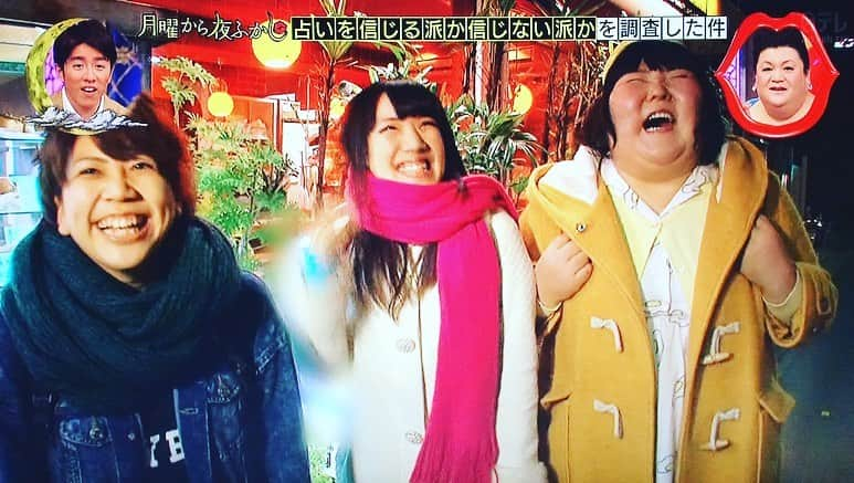 柏崎桃子さんのインスタグラム写真 - (柏崎桃子Instagram)「1/15の笑ってコラえて！にナベコメ同期のナナちゃんと街頭インタビューされちゃいました～🎤 まさか山田涼介さんだとわっ！！ ナナちゃんとは『月曜から夜ふかし』以来のコンビ復活！あれからもう3年よ〜？早いわね～😂 気付けばもう三十路と四十路でさー。  そんでも変わらず大口開けて笑ってるわ！  楽しく生きていこうぜぃ👍✨ ※4枚目の似顔絵は同じ事務所のあいあい♡パーティーのまるちゃんが描いてくれました😊✨ 今でも大切に保管してます🙏✨ #日本テレビ #笑ってコラえて #山田涼介 さん #イケメン #焼肉 #あーん #してもらいたかった #不純な動機 で #すみません #ナベコメ #ワタナベコメディスクール #同期 #ナナ ちゃん #ナナちゃん #あいあいパーティーまるちゃん  #ももち #ももち芸人  #月曜から夜ふかし  #人生 #楽しく」1月16日 1時24分 - momoko_kashiwazaki