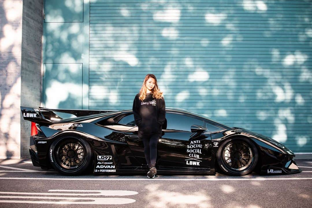 Wataru Katoさんのインスタグラム写真 - (Wataru KatoInstagram)「Liberty walk自由に歩く🚶‍♀️🚶‍♂️🚶‍♀️ liberty walk✖︎antisocialsocialclub 🙂 @antisocialsocialclub  @libertywalkkato@lamborghini #libertywalk#libertywalkkato#antisocialsocialclub #lbworks#airrexsuspension #ltmw#widebody#lamborghini#lamborghinihuracan#gt#goodwoodfos#semashow#japan#new」1月16日 1時32分 - libertywalkkato