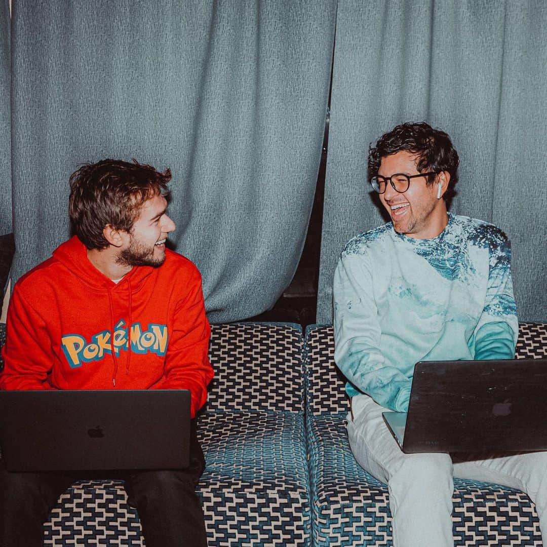 ゼッドさんのインスタグラム写真 - (ゼッドInstagram)「Sending love to 2 of my brothers on their birthdays today ❤️ Happy birthday @skrillex and @alvinrisk!」1月16日 1時55分 - zedd