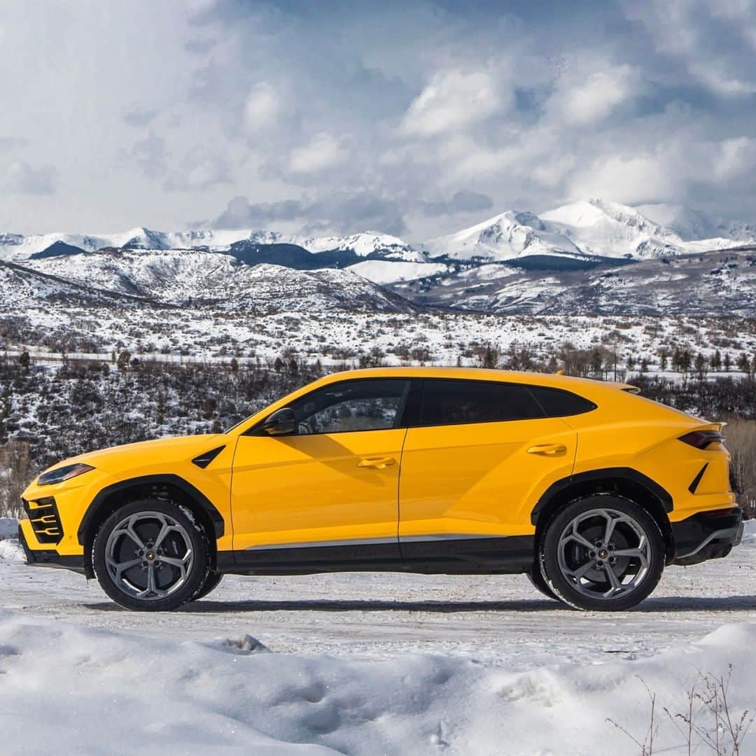 のインスタグラム：「A few days left to sign up for the experience of a lifetime. Accademia Neve brings the breathtaking views of Aspen together with Urus and Huracán EVO. The result is an exhilarating ride. Contact your Lamborghini Dealer.  #Lamborghini #LamborghiniAccademiaNeve #Snow」