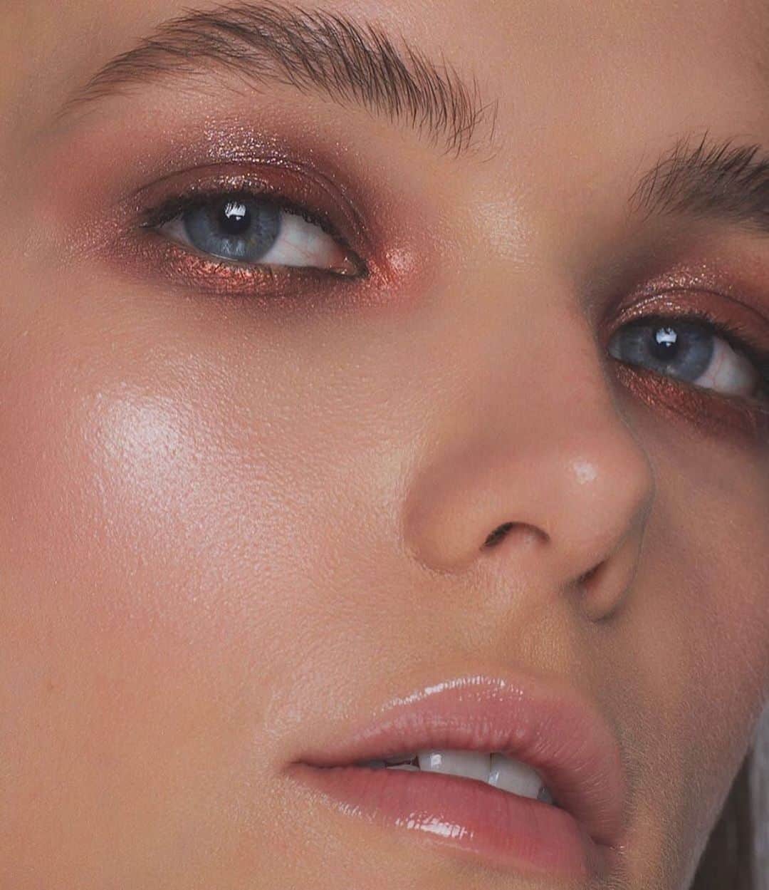 NARSさんのインスタグラム写真 - (NARSInstagram)「Soft smolder. Look bolder. By @olgabrovtsina_ using Liquid Blush in Orgasm, Ignited Eyeshadow Palette, Brow Gel in Oural, and Afterglow Lip Balm in Clean Cut.  Photographer: @ohh.ryder Model @nayanikitina」1月16日 2時03分 - narsissist