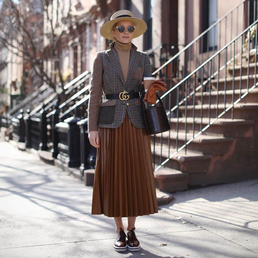 ブレア・イーディーさんのインスタグラム写真 - (ブレア・イーディーInstagram)「<happy national hat day 💕❤️ this is a holiday I could celebrate every day > talking a walk down memory lane to highlight my favorite happy, heart-stopping hat moments #nationalhatday #hatsoff #👒」1月16日 2時39分 - blaireadiebee