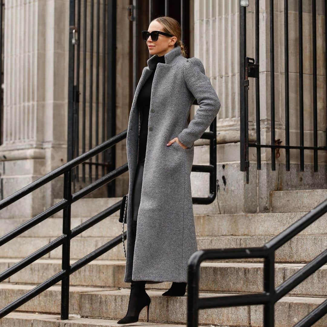 Helena Glazer Hodneさんのインスタグラム写真 - (Helena Glazer HodneInstagram)「This grey beauty is what coat dreams are made of! Congrats to @dudley_stephens on their capsule collection. I never knew how chic (sustainable!) fleece could be! 🤩🙌🏻 | http://liketk.it/2JaZv #howdoyoududley #dsgoods #liketkit @liketoknow.it」1月16日 3時03分 - brooklynblonde1
