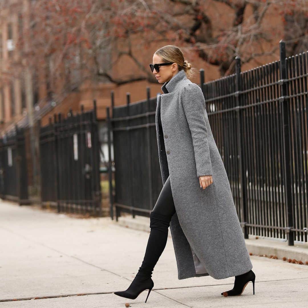 Helena Glazer Hodneさんのインスタグラム写真 - (Helena Glazer HodneInstagram)「This grey beauty is what coat dreams are made of! Congrats to @dudley_stephens on their capsule collection. I never knew how chic (sustainable!) fleece could be! 🤩🙌🏻 | http://liketk.it/2JaZv #howdoyoududley #dsgoods #liketkit @liketoknow.it」1月16日 3時03分 - brooklynblonde1