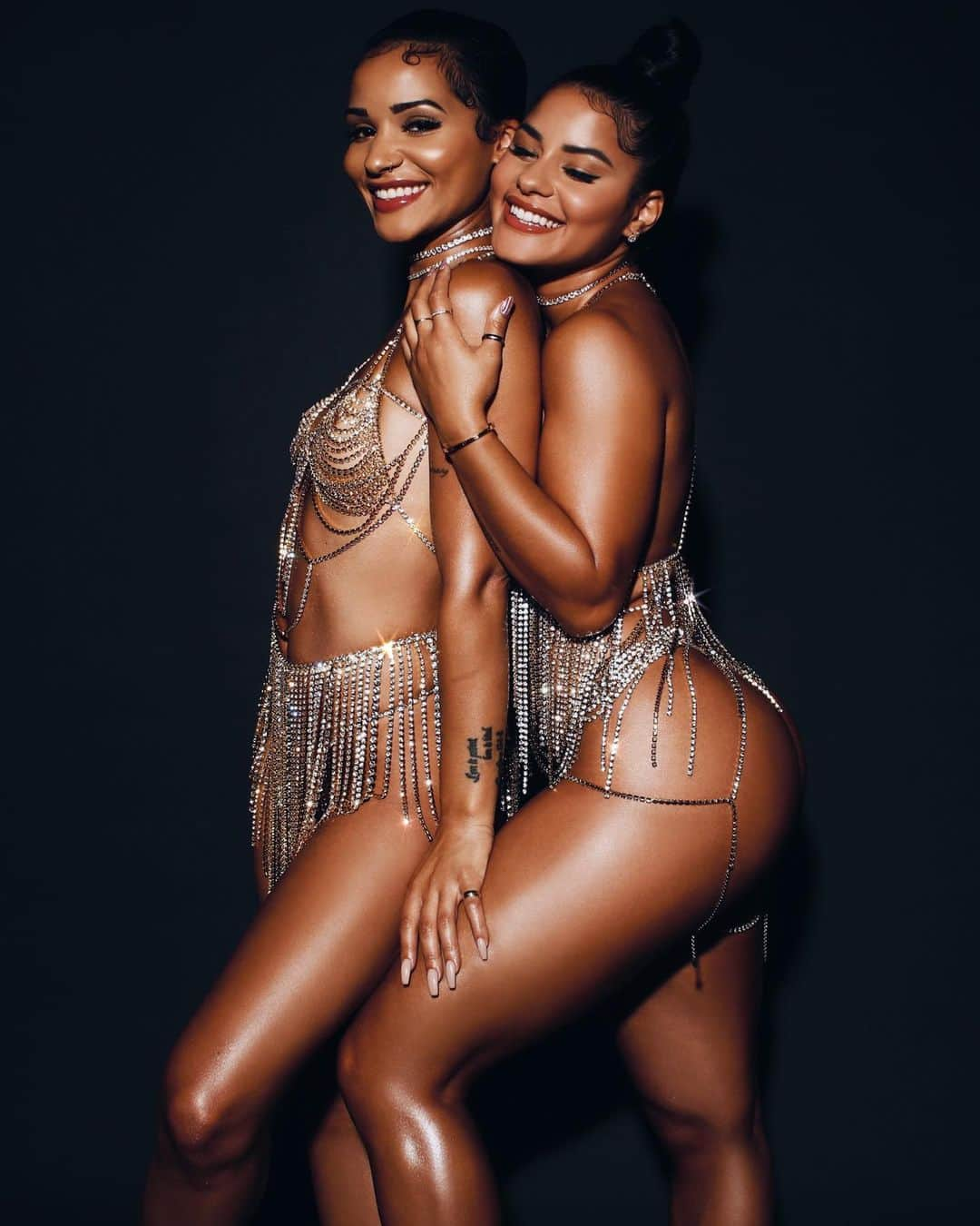 Katya Elise Henryさんのインスタグラム写真 - (Katya Elise HenryInstagram)「That my what? That my muhhhfckin best friend 👯‍♀️ @tanayahenry @lacebytanaya」1月16日 3時12分 - katyaelisehenry