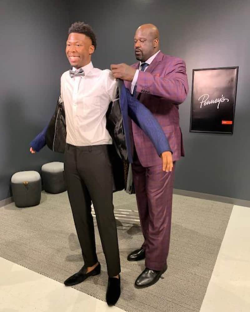 シャキール・オニールさんのインスタグラム写真 - (シャキール・オニールInstagram)「#ad Check out Dallas baller, Kylon Owens. I got to be his personal big & tall stylist at @JCPenney for the day. Kylon’s graduating with a high school diploma and associate’s degree at the same time, AND has played varsity ball since freshman year. #AllAtJCP」1月16日 8時50分 - shaq