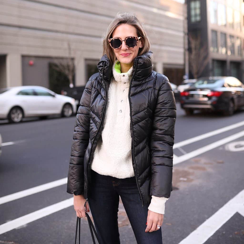 Anna Jane Wisniewskiのインスタグラム：「Stay warm out there, everyone!  Keep those jackets zipped up (unlike me--but I leave it open while snapping photos so you can see the layers underneath). I'm here with another way to wear the @ellentracynyc puffer coat.  A fleecy jacket underneath keeps the chill at bay; I've been reaching for this jacket when I'm running around because it's really warm!  Be sure to check out what other cozy coats @ellentracynyc has in stock at @nordstrom (lots are on sale, too!). <ad> #EllenTracy 📸 @hannahschweissphotography」