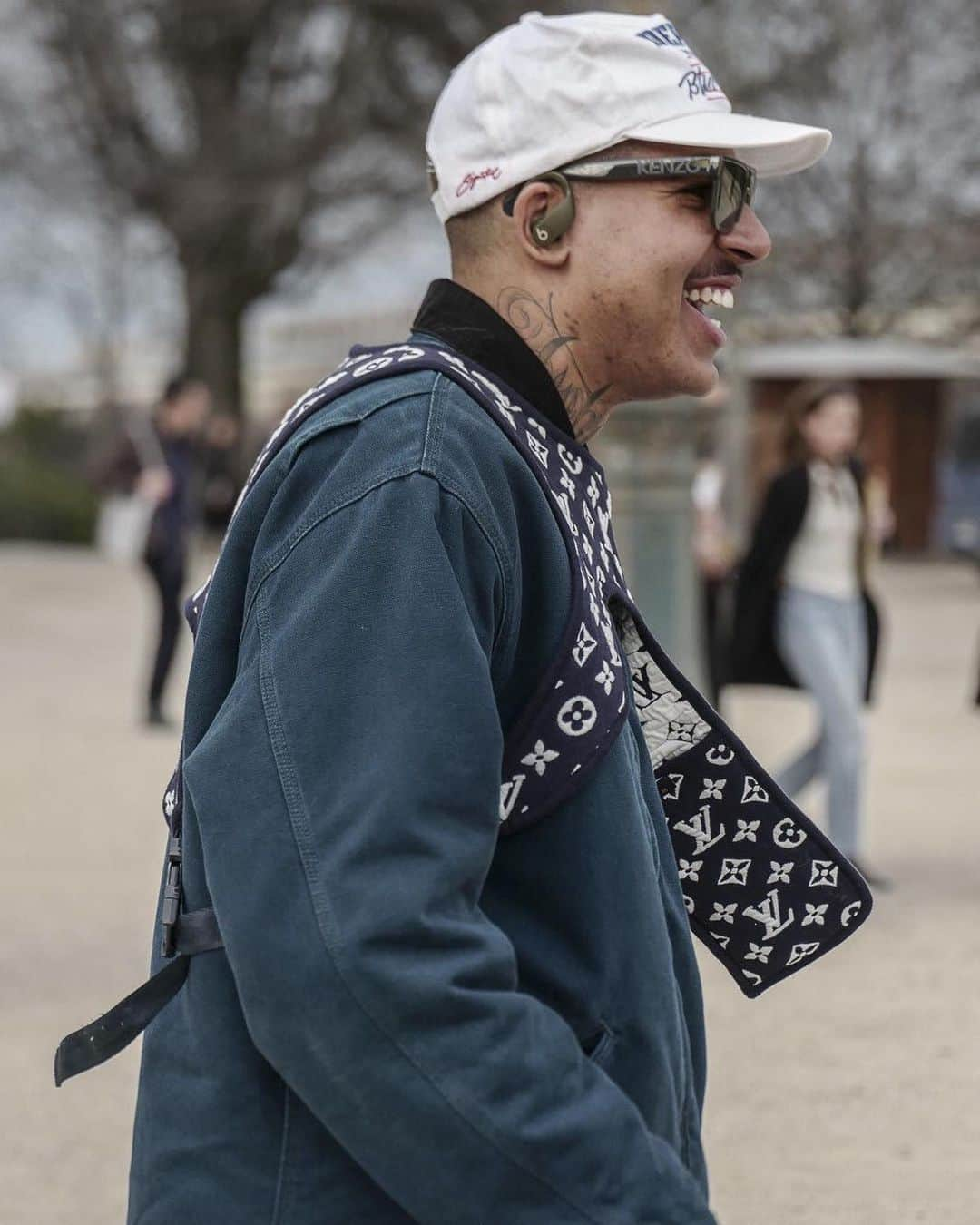 GQさんのインスタグラム写真 - (GQInstagram)「Check out our favorite fits from the weeklong rolling party that is Paris Fashion Week. Hit the link in bio to see more. #pfw (📸@bleumode)」1月16日 4時28分 - gq