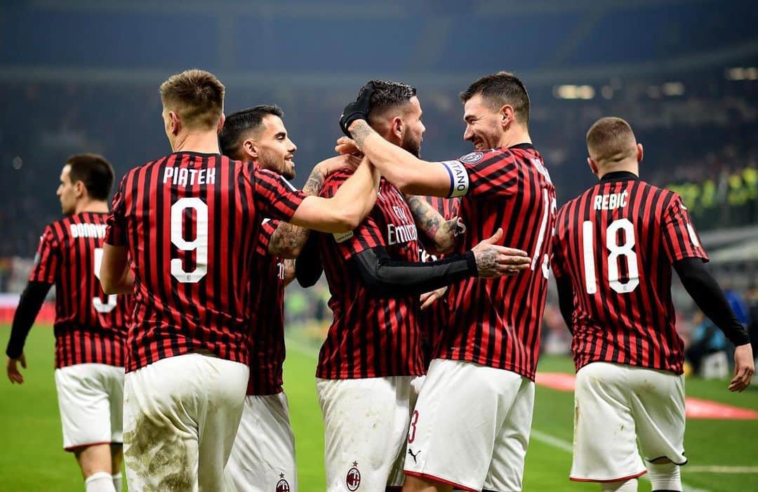アレッシオ・ロマニョーリのインスタグラム：「Il nostro cammino in Coppa Italia continua! Avanti così... con impegno e dedizione! 🔴⚫️ #MilanSpal @acmilan #CoppaItalia」