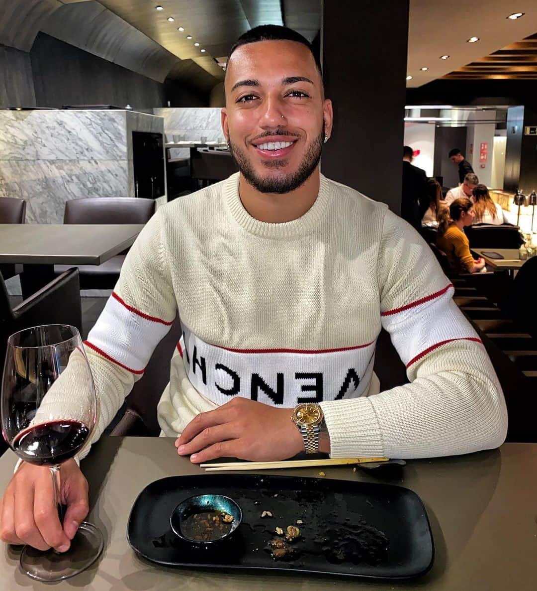 ルベン・ヴェソのインスタグラム：「🍣🔝😁」