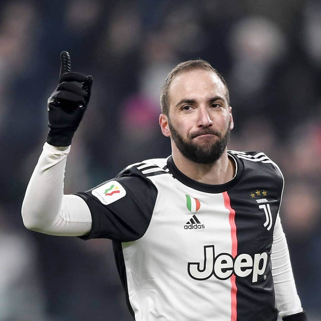 ユヴェントスFCさんのインスタグラム写真 - (ユヴェントスFCInstagram)「IT'S H➡️D TIME AT ALLIANZ STADIUM #JuveUdinese #Higuain #Dybala #CoppaItalia #FinoAllaFine」1月16日 5時22分 - juventus