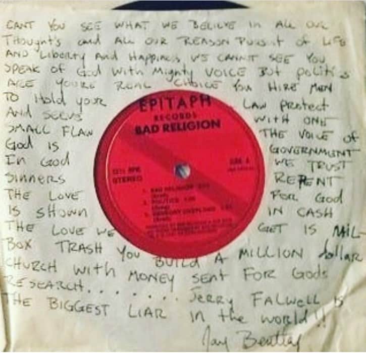 Bad Religionさんのインスタグラム写真 - (Bad ReligionInstagram)「Story time with @jaybentleys  16 year old me stuffing records into gatefolds writes lyrics to a song that shows up on the next record as “the voice of god is government”, and now 39 years later @recordswithroger posts a photo. when i packed that up i didn’t think i’d ever see it again.  time travel.  funny world. thanks roger. #badreligion #recordswithroger #epitaphrecords」1月16日 5時42分 - badreligionband