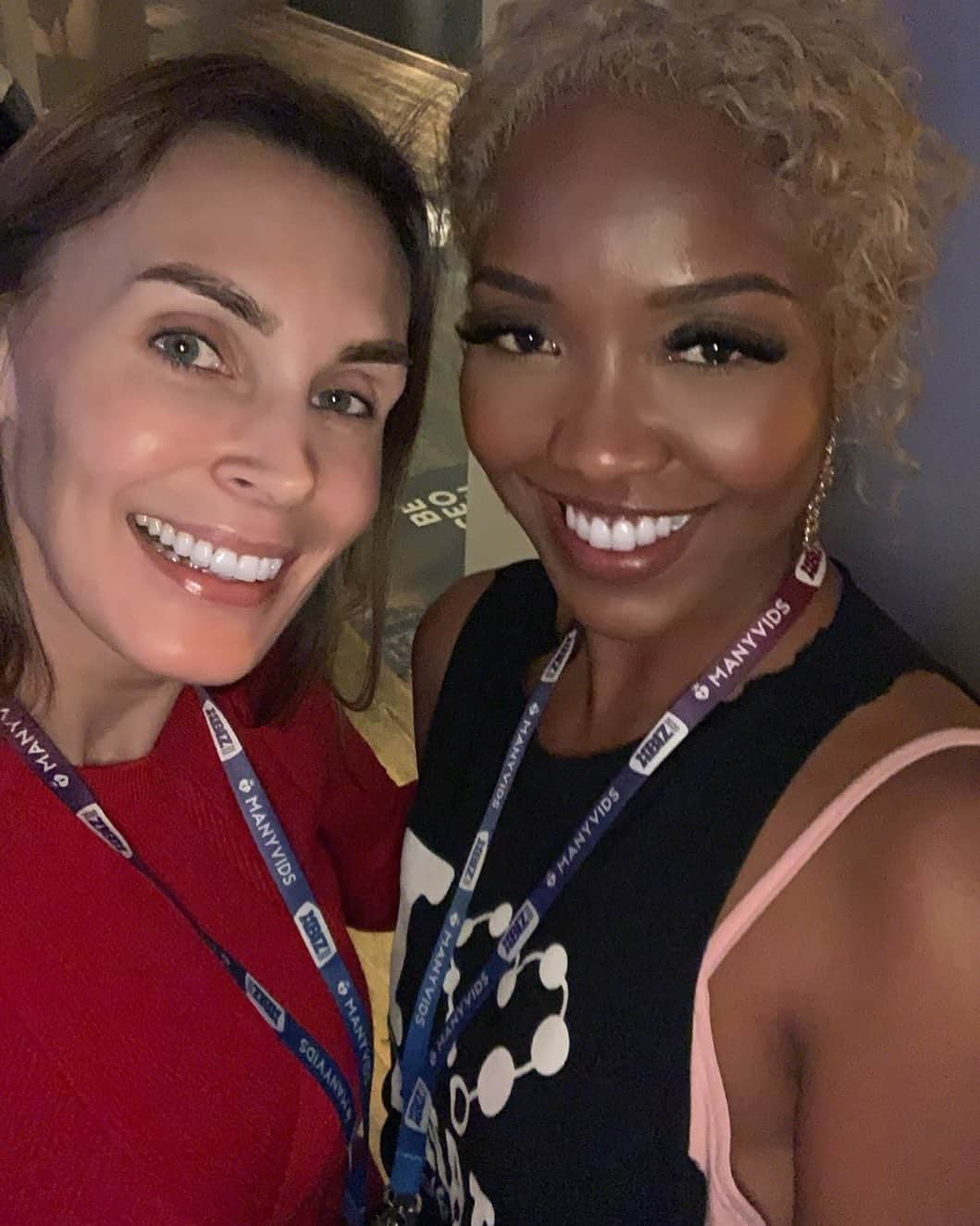 ターニャ・テイトさんのインスタグラム写真 - (ターニャ・テイトInstagram)「Every angle on the beautiful face of @itslotuslain is amazing 🥰 #xbiz #xbiz2020 I took the pic a few times as I didn’t like my Angle 🤣」1月16日 6時27分 - tanyatate