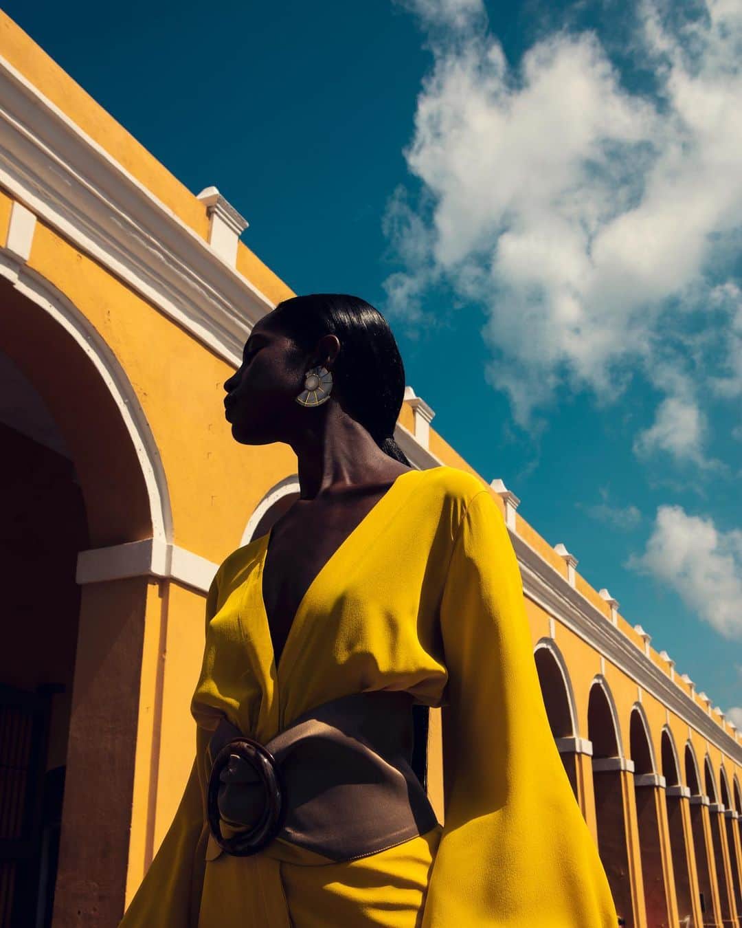 Monica Sordoのインスタグラム：「“I grew up in Puerto La Cruz, a port city in the coast of Venezuela. From one island to another, I became very familiar with all the outlines and colors of the wildlife from the Caribbean Sea and the Mochima Archipelago, as with its culture and arts, such as the use of Baroque pearls by local artisans” • In this photo our Nautilus Earrings in natural Mother of Pearl for @thewebster • Photo @riocam • Styling @lili_addouane • MUA @ber_maria • #monicasordo」