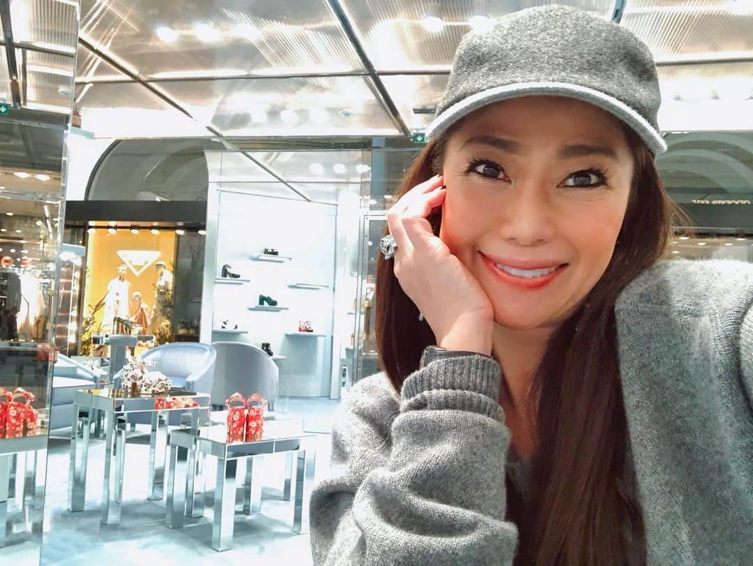 Taki Tanakaさんのインスタグラム写真 - (Taki TanakaInstagram)「#ootd #outfit #outfitoftheday  in #milan #milano🇮🇹 tops #chloe cap #HELMES ミラノ最終日の夜、史恵さんに逢いにミュウミュウへ♡ #izastagram」1月16日 6時56分 - tanakataki