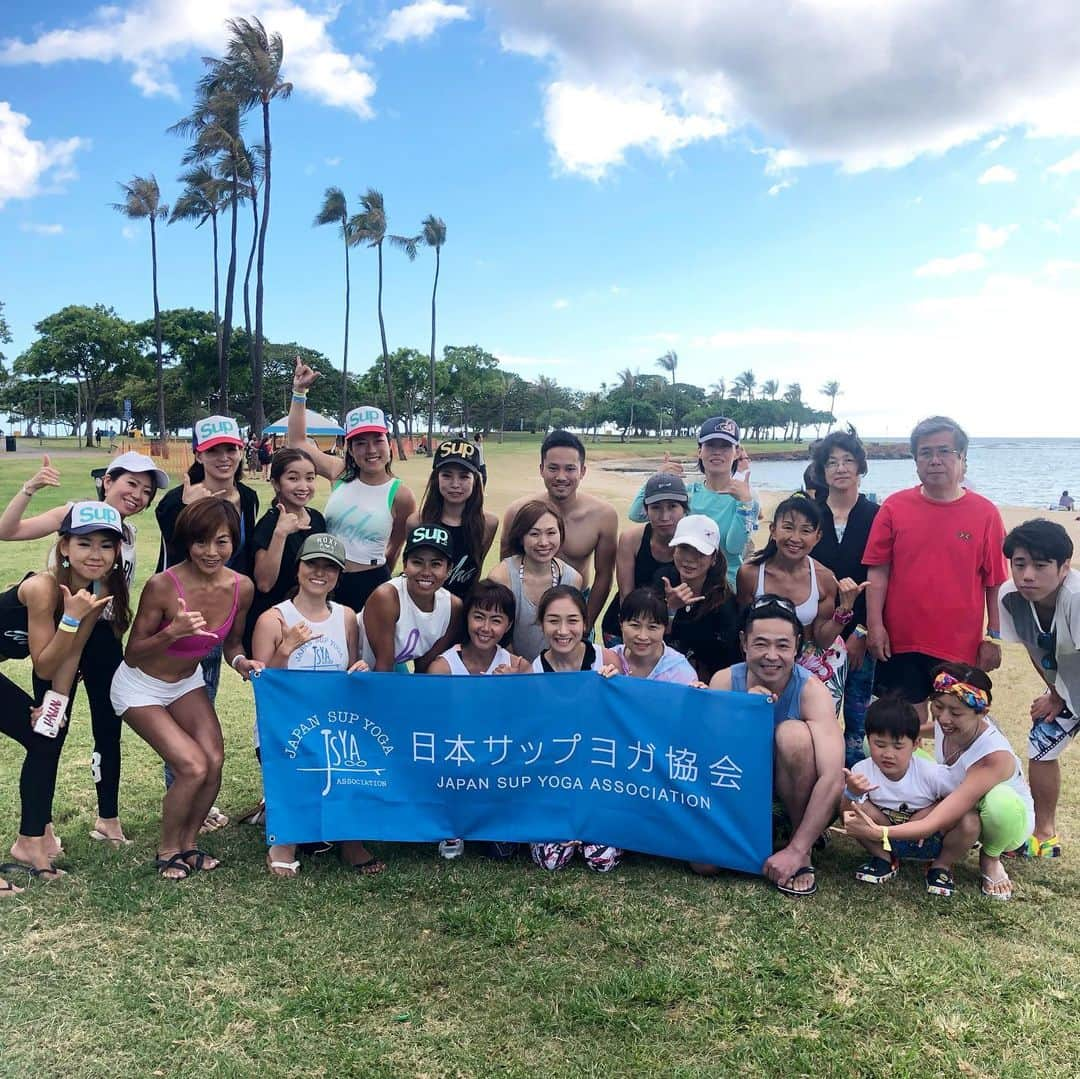 田中律子さんのインスタグラム写真 - (田中律子Instagram)「🏄‍♀️第18回ネイチャーサップヨガ指導者養成講座🏄‍♀️ 募集のお知らせ🌞🏝🏄‍♀️ ☝️日程2020年3月30日（月)〜4月2日(木) 開催場所　ネイチャーみらい館/ 沖縄県国頭郡金武町金武11818-2  カリキュラム・スケジュール内容🗓 ※スケジュールは天候やカリキュラムの都合上、変更になる場合がございます。 ご了承ください。  1日目 14:00-オリエンテーション 15:00-19:00 安全管理(救命救急・AED・レスキュー)  2日目 7:40 ボード準備 8:00 朝トレーニング 9:00 サップトレーニング・解説 (クルージング・ターン) 11:00 ロープワーク デモ 11:30 ランチ 12:45 チーム練習 14:00 着替 15:00 座学 (ロープ&アンカーワーク・ロープ実習・プールサップヨガ・アーサナ解説) 19:00 座学終了 19:20BBQ  3日目 7:00 朝トレーニング 8:00 ロープワーク 9:30 サップヨガ デモクラス 10:30 サップヨガ 練習 11:00 ランチ 12:00 落水対処・サップレスキュー 13:30 自主練習 14:00 着替 15:00 座学 (リスクマネジメント・セルフマネージメント・協会説明) 19:00 座学終了  4日目 6:40 座学テスト 8:00 朝トレーニング・テクニカルチェック  9:00 実技テスト (セッティング・サップヨガ・クルーズ テスト) 12:15 ファンレース 12:45 片付け、シャワー、ランチ 14:15  シェアリングタイム(テスト模範回答等)  修了式 15:45  解散 ☝️受講費 通常：￥220,000（税別) 早割 : ￥210,000 (税別) →早割該当:開催日の1ヶ月前までの申込完了の方 ＋24,500（税別）で3泊4日朝食・夕食付きにて承ります。（昼食は受講費に含まれます）  これまで参加してくださった方で宿泊をせず自宅から通われた方々からは一緒に学んだ仲間と朝から晩まで３泊４日一緒に過ごせばよかった〜！という声を最終日に多く頂いております。ご家族がいらっしゃるなど其々ご事情があると思いますが同期の仲間と密に過ごす時間をお楽しみいただくことを是非ご検討ください。  キャンセルポリシー 2週間前〜1週間前まで30% 1週間から50% 前.当日・開始後の無連絡100％  また台風などで止むを得ず開催不可となった場合は前日に、最少催行人員に達さない場合は14日前を目途に、催行中止のご連絡をさせていただきます。 お客様都合によるお申込み後のキャンセルおよび返金はお受けできないとなっております。 ☝️参加資格 養成講座に参加するのに適した健康な状態であることを自ら証明出来、参加について標準能力を持っていることに同意できる方で下記どちらかに該当されていることを参加資格とさせて頂きます。 ①各団体のヨガ指導者のライセンスを取得なさっている方 ②ヨガ指導者として3年以上の実務経験をお持ちの方  また、参加基準をクリアし、受付申込が完了した方でも、実施前スタッフが安全にご参加頂けないと判断した場合は、参加をお止め頂く場合があります。  一般社団法人 日本サップヨガ協会 ネイチャーサップヨガ指導者養成講座受付 平日9時〜17時  以下内容を全てご明記の上、 下記メールまでご連絡ください。 メールアドレス：tt@jsya.or.jp  件名:第18回指導者養成講座申込み １）氏名（フリガナ） ２）住所 ３）電話番号 ４）生年月日 ５）性別 ６）緊急連絡先（お名前・電話番号） ７）参加基準を満たす資格を証明できるものを必ず添付ください（写メでも構いません） ※お申し込みのご連絡をいただいた方に振込先をご連絡致します。 ※お振込み完了を持ってお申し込み完了とさせていただきます。 ・全過程を受講していただいた方には修了証を発行いたします。 ・最終日テストに合格された方には 一般社団法人日本サップヨガ協会公認「サップヨガインストラクター」として認定されます。 さらに、一般社団法人ATHLETE SAVE JAPAN公認「ウォーターレスキューインストラクター」の認定書を後日発行いたします。 ・修了生は初年度より2年間、一般社団法人日本サップヨガ協会正会員となります。 (その後は1年毎の更新となります)  日本サップヨガ協会には、全国に約140人の仲間がいます🙌私たちと一緒にサップヨガを盛り上げませんか❓仲間になりませんかー❓12人のみになりますので、お早めにお申し込み下さい❤️ #日本サップヨガ協会  #jsya #supyoga  #指導者養成講座  #supyogateachertraining  #okinawa  #beachlife  #supyogagirl」1月16日 17時59分 - ri2kotanaka