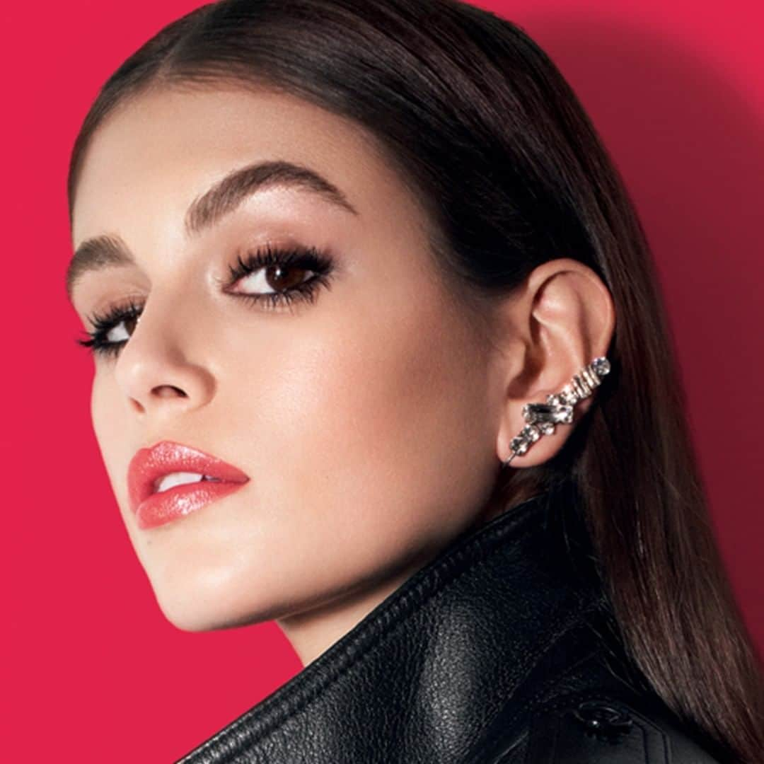 Yves Saint Laurent Beautyさんのインスタグラム写真 - (Yves Saint Laurent BeautyInstagram)「Embrace the spirit of rock, with glowing colour & vibrant shine and let your lips be the star, like @kaiagerber ROUGE VOLUPTE ROCK’N SHINE N°5 ROCKING CORAL #yslbeauty #rocknshine #rougevolupte」1月16日 17時59分 - yslbeauty