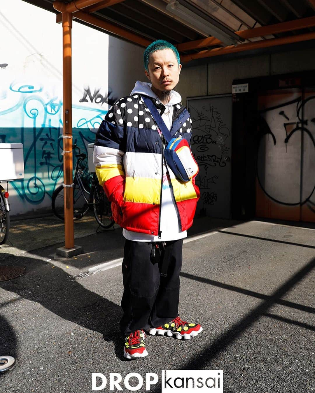 Droptokyoさんのインスタグラム写真 - (DroptokyoInstagram)「KANSAI STREET STYLES @drop_kansai  #streetstyle#droptokyo#kansai#osaka#japan#streetscene#streetfashion#streetwear#streetculture#fashion#関西#大阪#ストリートファッション#fashion#コーディネート#tokyofashion#japanfashion Photography: @drop_kansai」1月16日 16時47分 - drop_tokyo