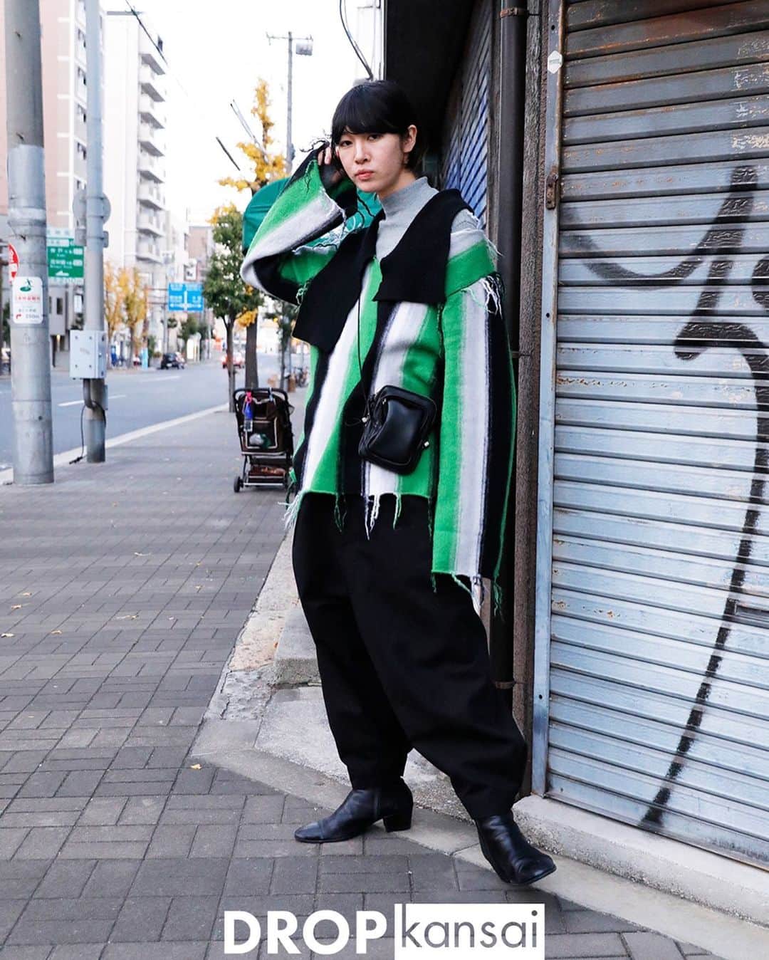 Droptokyoさんのインスタグラム写真 - (DroptokyoInstagram)「KANSAI STREET STYLES @drop_kansai  #streetstyle#droptokyo#kansai#osaka#japan#streetscene#streetfashion#streetwear#streetculture#fashion#関西#大阪#ストリートファッション#fashion#コーディネート#tokyofashion#japanfashion Photography: @drop_kansai」1月16日 16時47分 - drop_tokyo