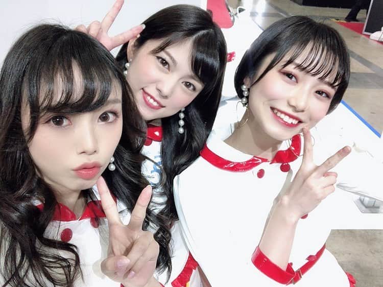 熊林保奈美のインスタグラム：「* . オートサロンの余韻… . ブースの女の子達 ほんと神がかってた〜☺️ 宿泊の部屋も３人一緒で 共同生活終始楽しかった😂 . * #東京オートサロン2020‬ #TAS2020 #TAS #エプソムソルト #モデル #撮影会モデル #ポートレートモデル #サロンモデル #レースクイーン #RQ #熊林保奈美 #道産子 #Japanesegirl #paddokgirls #pitgirl #instalike」