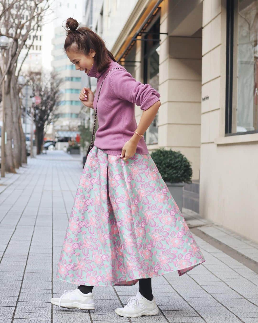 Risako Yamamotoさんのインスタグラム写真 - (Risako YamamotoInstagram)「お仕事終わりにトレーニングへ💜💜💜 ・ big flower jacquard skirtは本日より発送startしました🙌🏻💞 ・ ・ KNIT/// #JILSANDER SKIRT/// #rosymonster SHOES/// #chanel ・ ・ #ootd #fashion #coordinate」1月16日 16時54分 - risako_yamamoto
