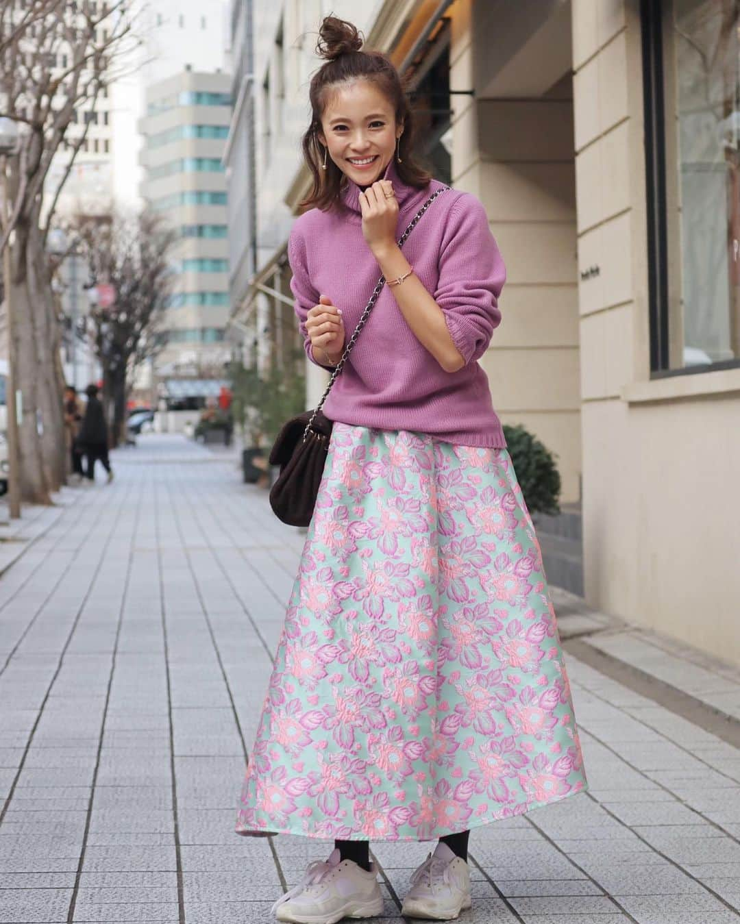 Risako Yamamotoさんのインスタグラム写真 - (Risako YamamotoInstagram)「お仕事終わりにトレーニングへ💜💜💜 ・ big flower jacquard skirtは本日より発送startしました🙌🏻💞 ・ ・ KNIT/// #JILSANDER SKIRT/// #rosymonster SHOES/// #chanel ・ ・ #ootd #fashion #coordinate」1月16日 16時54分 - risako_yamamoto