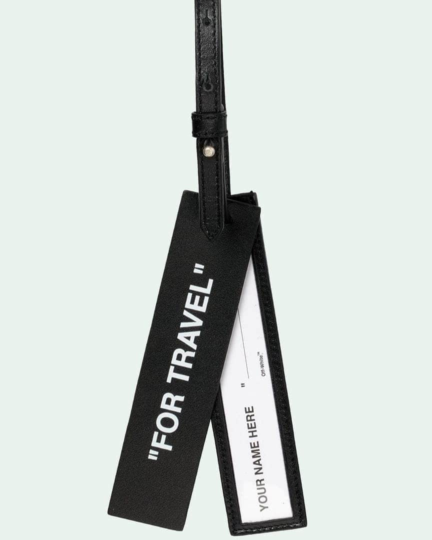 OFF-WHITE C/O VIRGIL ABLOHさんのインスタグラム写真 - (OFF-WHITE C/O VIRGIL ABLOHInstagram)「Off-White™ black leather luggage tag with "for travel" printed in white at front now available online at off---white.com」1月16日 17時00分 - off____white