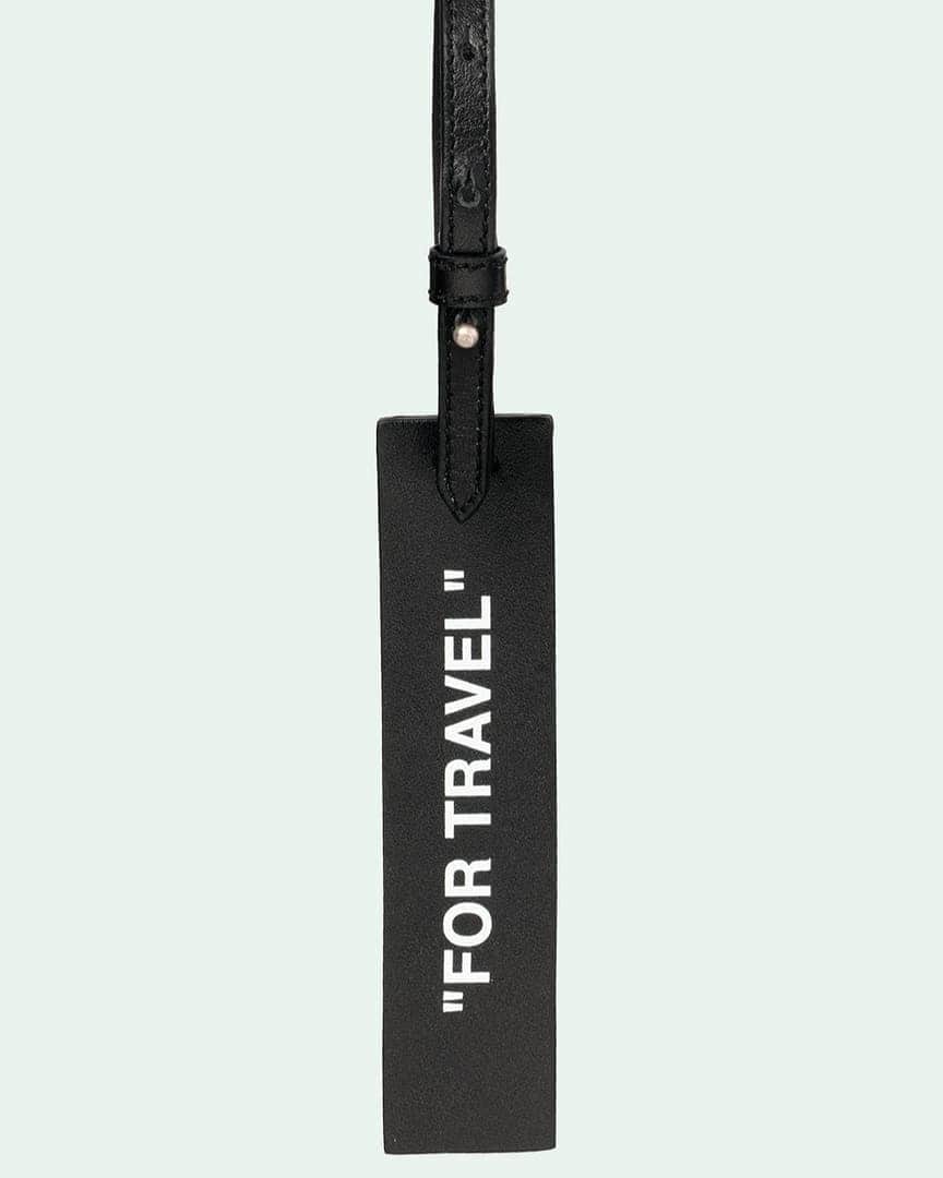 OFF-WHITE C/O VIRGIL ABLOHさんのインスタグラム写真 - (OFF-WHITE C/O VIRGIL ABLOHInstagram)「Off-White™ black leather luggage tag with "for travel" printed in white at front now available online at off---white.com」1月16日 17時00分 - off____white