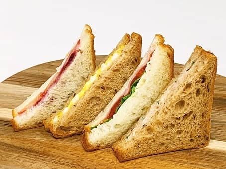 Fashion Headlineさんのインスタグラム写真 - (Fashion HeadlineInstagram)「サンドイッチのおいしさを徹底的に追求しているサンドイッチ専門店「イッツサンドイッチマジック (@its_sandwich_magic_official )」 。 食欲を刺激するバラエティ豊かなメニューの中からお店一押しの4種類をご紹介🥪  詳しくは @fashionheadlinejpn のサイトから  #今週のパン #パン #パン屋 #ベーカリー #イッツサンドイッチマジック #itssandwichmagic #サンドイッ #サンドウィッチ #sandwich #伊勢丹 #新宿伊勢丹 #新宿 #グルメ」1月16日 17時04分 - fashionheadlinejpn