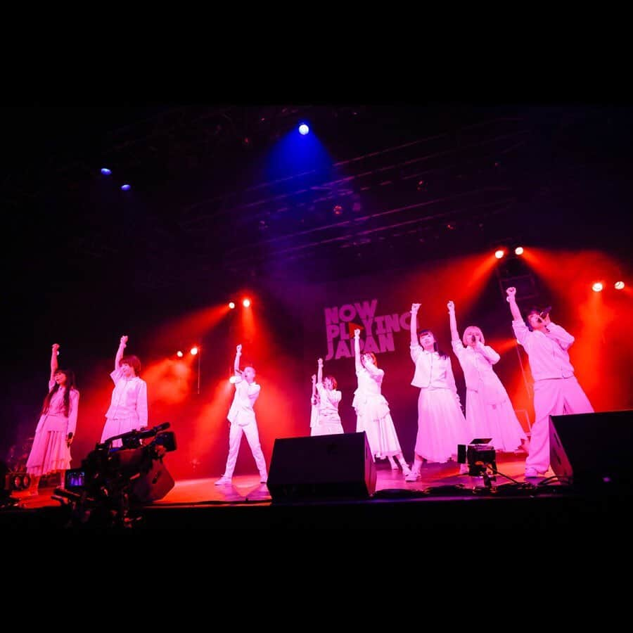 SPACE SHOWER TVさんのインスタグラム写真 - (SPACE SHOWER TVInstagram)「【✒️LIVE REPORT】﻿ 🎹GANG PARADE﻿ ﻿ 12月8日(日)@ TOKYO DOME CITY HALL﻿ 「NOW PLAYING JAPAN LIVE vol.4」﻿ ﻿ 続いて、ナウプレの新人応援企画＜STARTERS MATCH＞に参加した9組の中で最も多くストリーミング・サービスで再生され、見事【NOW PLAYING JAPAN LIVE vol.4】への出場権を勝ち取ったGANG PARADEがオンステージ。「私たち、エンジョイプレイ！みんなの遊び場、GANG PARADEです！」というお決まりの挨拶から、タオル回す系お祭りナンバー「LOVE COMMUNICATION」でライブはスタート。コミカルに盛り上げた後は、ドスの利いた声で力強く歌い上げる「GANG PARADE」、攻撃的なダンスチューン「Plastic 2 Mercy」で、さらに会場の温度を上げていく。「色んな音楽が鳴っているイベントに出られたことが本当に光栄です。初めて見た人にも届くように、精一杯の愛を届けます！」と、最後に＜STARTERS MATCH＞ノミネート楽曲の「らびゅ」を投下。完全燃焼のパフォーマンスに、メンバー全員が退場するまで歓声が止まなかった。なおGANG PARADEは、終演後トークコーナーにも登場。Licaxxxから＜STARTERS MATCH＞優勝のトロフィーが贈呈された。第3回の【NOW PLAYING JAPAN LIVE】をお客さんとして見に来ていたというユメノユアは、「いつかこのステージに立ちたいなと思っていたので、今日実現してとても嬉しかったです！」と、楽曲を聴いてくれたファンに感謝を伝えた。﻿ ﻿ ﻿ 【SET LIST】﻿ M1. LOVE COMMUNICATION﻿ M2. GANG PARADE﻿ M3. Plastic 2 Mercy﻿ M4. らびゅ﻿ ﻿ ﻿ Photo:関口佳代 ／Text:Mika Fuchii(Billboard JAPAN)﻿ ﻿ ﻿ 【ON AIR】﻿ 📺NOW PLAYING JAPAN LIVE vol.4﻿ ⏰1月17日(金)22:00～﻿ ﻿ ▼出演﻿ ＜NOW PLAYING ARTIST＞﻿ サイダーガール /  SILENT SIREN / 藤巻亮太﻿ ﻿ ＜STARTERS ARTIST＞﻿ GANG PARADE﻿ ﻿ ▼MC﻿ Licaxxx﻿ ﻿ 「NOW PLAYING JAPAN」とは...✍️﻿ Billboard JAPAN、スペースシャワーTV、uP!!!ライブパスと、12の音楽ストリーミングサービスが一堂に会し、リスナーを主役に新しい音楽のトレンドを生み出すプロジェクト！﻿ ﻿ #ナウプレジャパン #スペシャ #サイダーガール #SILENTSIREN #藤巻亮太 #GANGPARADE #Licaxxx」1月16日 17時09分 - spaceshower