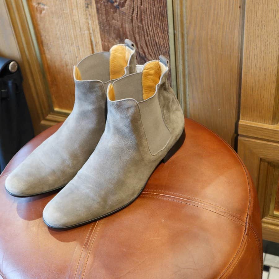 Vintage Brand Boutique AMOREさんのインスタグラム写真 - (Vintage Brand Boutique AMOREInstagram)「Hermes suede ankle boots 401/2  Free Shipping Worldwide✈️ DM for more information ≫ ≫ ≫✉️ info@amorevintagetokyo.com  #ヴィンテージ #hermes #エルメス #ヴィンテージヴィトン #ヴィンテージブランドブティック #アモーレ #アモーレトーキョー #表参道 #青山 #東京 #hermes #vintage #vintage #amoretokyo #amorevintage #vintageshop  #amoregentleman #アモーレジェントルマン #hermesmens」1月16日 17時11分 - amore_tokyo