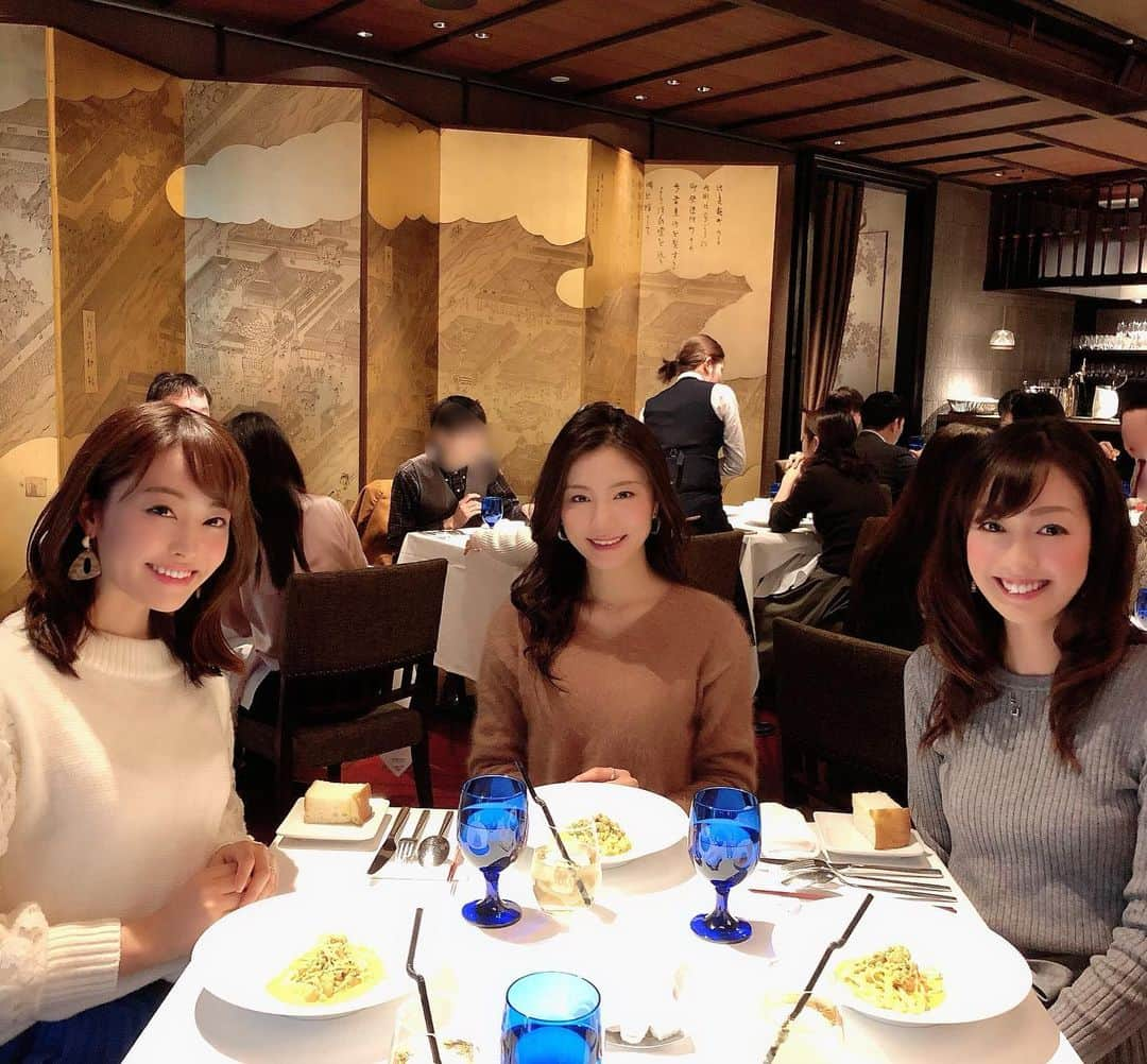 佐竹茉里奈のインスタグラム：「3人でランチ❤️ #ランチ#お祝い#誕生日#楽しかった#話し足りない#また2月のお仕事の時に#話そ  ゆりさん、新築内祝、お気遣いいただきありがとうございます😊 みおりちゃんお土産ありがとう😘💕」