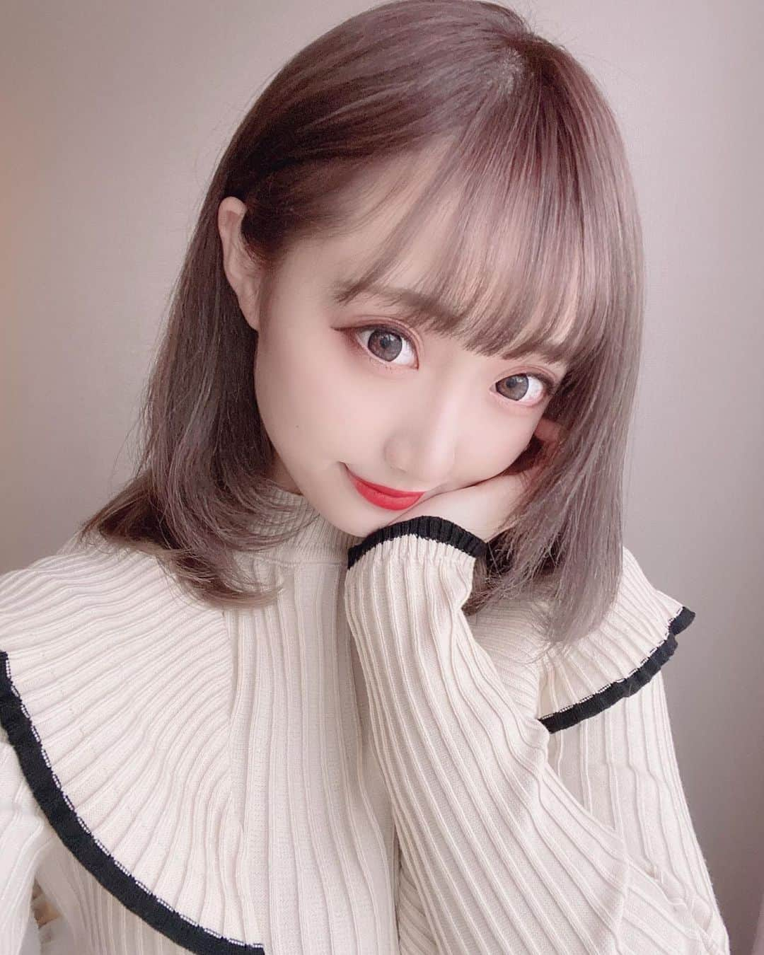 星野麻里愛さんのインスタグラム写真 - (星野麻里愛Instagram)「髪色change✂️ #名古屋美容院#ミディアムヘア #アッシュカラー#ベージュカラー #アッシュベージュ」1月16日 17時23分 - maria.pink28