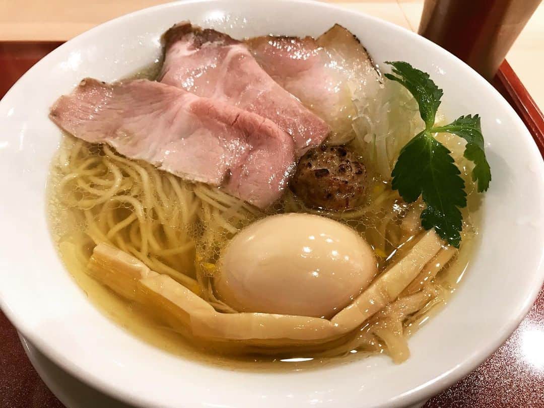 ラリソン彩華のグルメインスタ