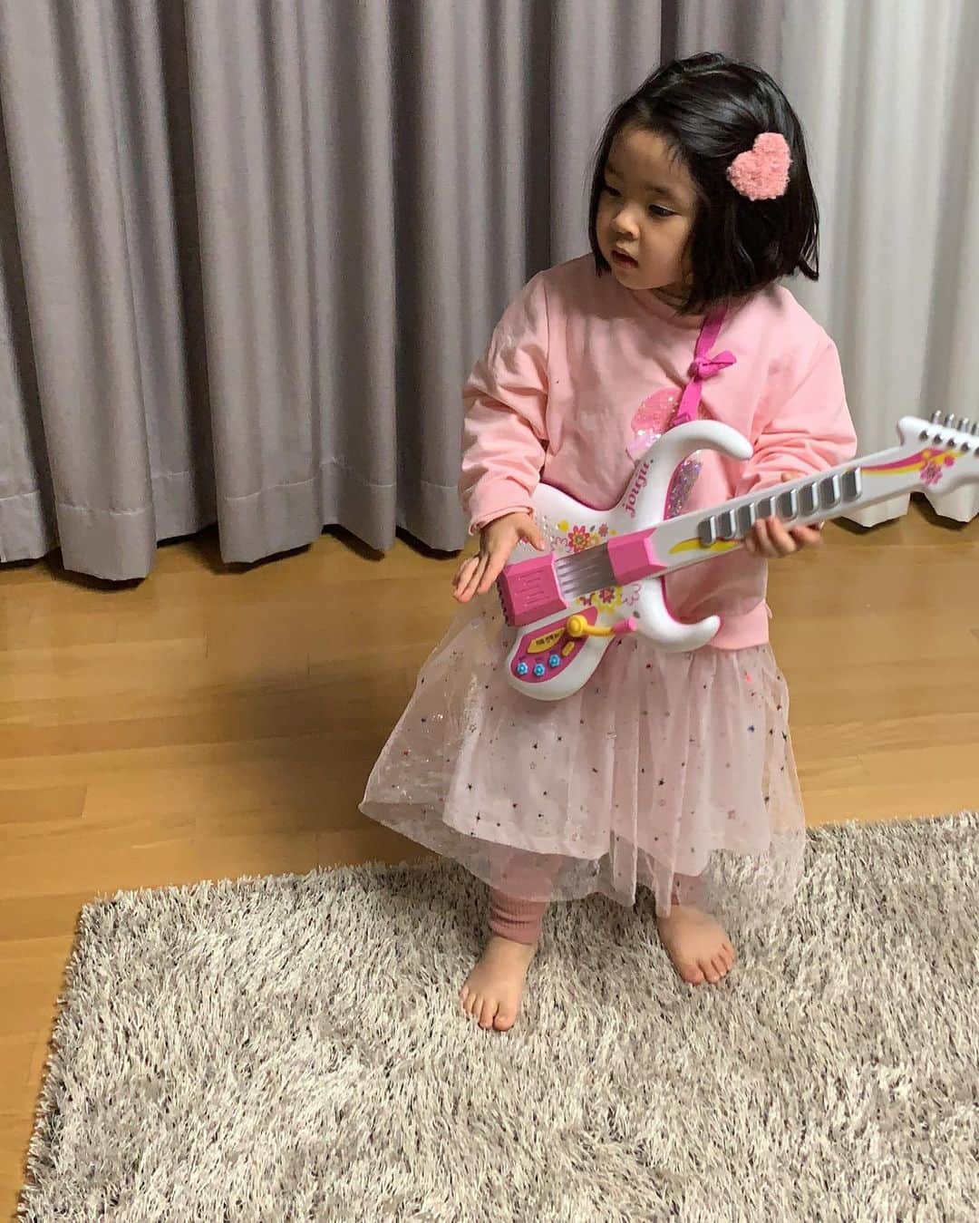 イ・ユンジのインスタグラム：「#촤르릉 흥넘치는하루보내ㅡ」