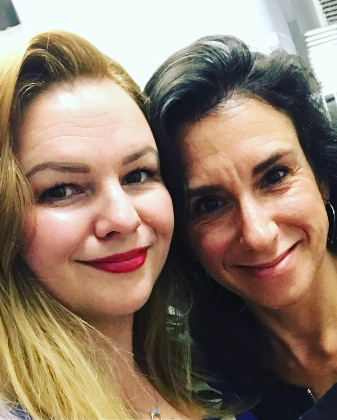 アンバー・タンブリンさんのインスタグラム写真 - (アンバー・タンブリンInstagram)「Spoiled rotten by the love and support of my in conversation partners over the last two days both at Greenlight Books with Jodi Kantor and with Jamia Wilson at The Wing. #FeministSwoon ⁣ #EraOfIgnition #TheseHeelsAreActuallyReallyComfortable ⁣ ⁣ Hair and face: @lizomakeup ⁣ ⁣ Gorgeous blouse: @veronicabeard ⁣ ⁣ Bling: @kentshire ⁣ ⁣ Butt: All mine and all real」1月16日 10時00分 - amberrosetamblyn