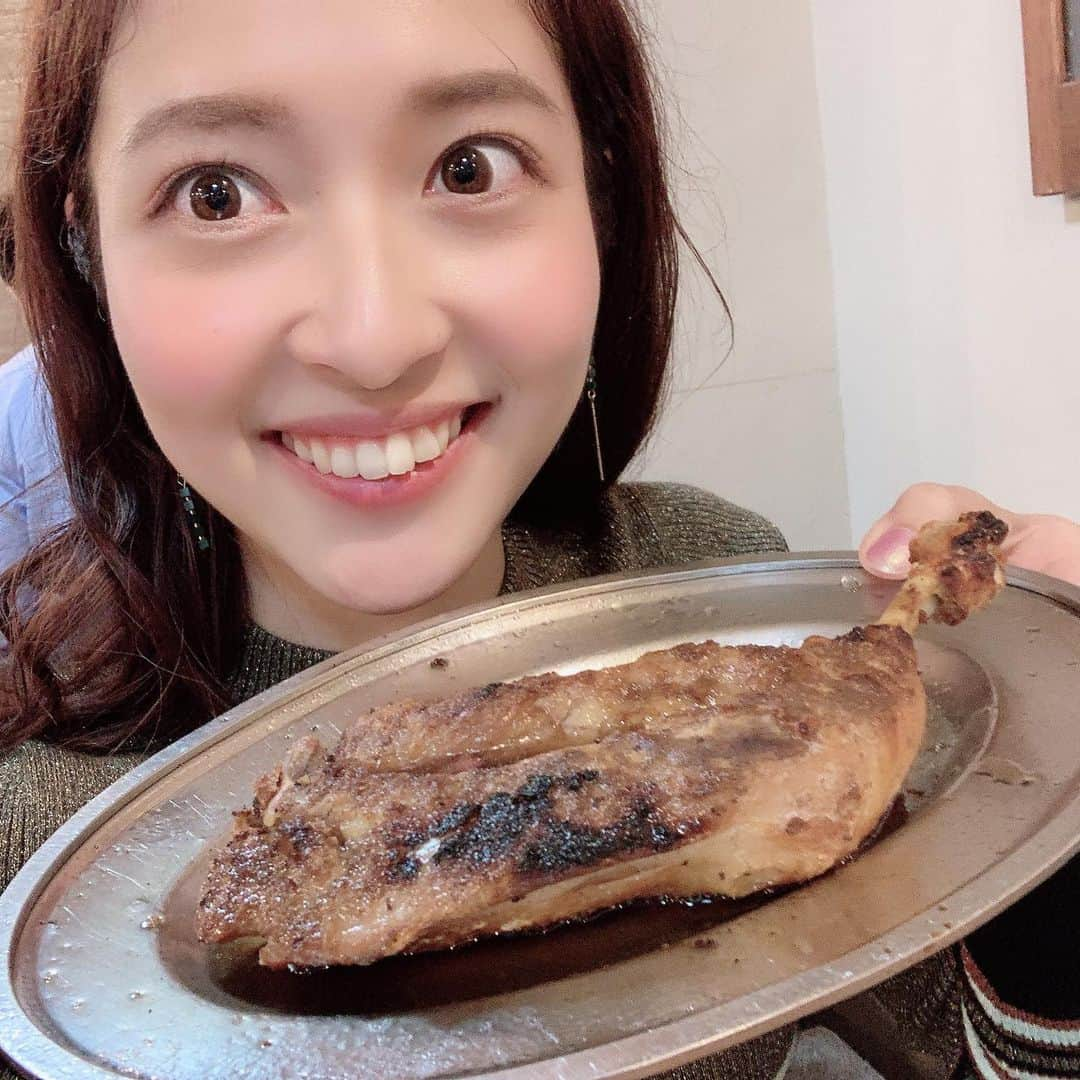 山下耀子さんのインスタグラム写真 - (山下耀子Instagram)「チキン！ . #横浜 にある #香川 の #骨付鳥 のお店 #一鶴 です！ 久々に食べたら安定の美味しさで秒でなくなった…あれ今さっきまで目の前にあったのに…みたいな。 骨がついたお肉は特に美味しく感じるな、わいるどぅ . 一鶴食べる時は #おごっつぉ （ご馳走）の場合が多いから食べると贅沢な気分になります🤤」1月16日 10時15分 - twinkleyesy