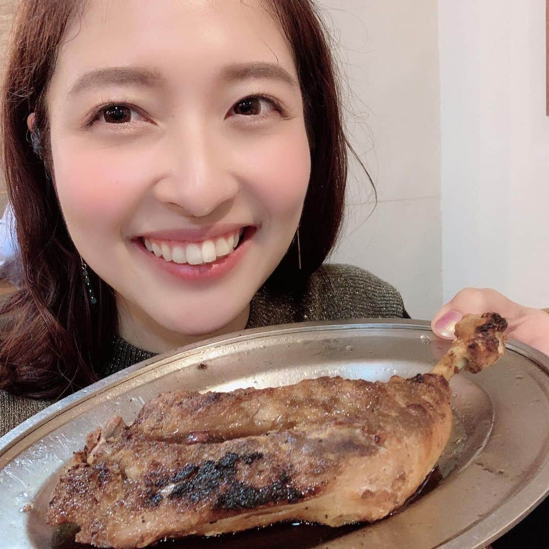 山下耀子さんのインスタグラム写真 - (山下耀子Instagram)「チキン！ . #横浜 にある #香川 の #骨付鳥 のお店 #一鶴 です！ 久々に食べたら安定の美味しさで秒でなくなった…あれ今さっきまで目の前にあったのに…みたいな。 骨がついたお肉は特に美味しく感じるな、わいるどぅ . 一鶴食べる時は #おごっつぉ （ご馳走）の場合が多いから食べると贅沢な気分になります🤤」1月16日 10時15分 - twinkleyesy