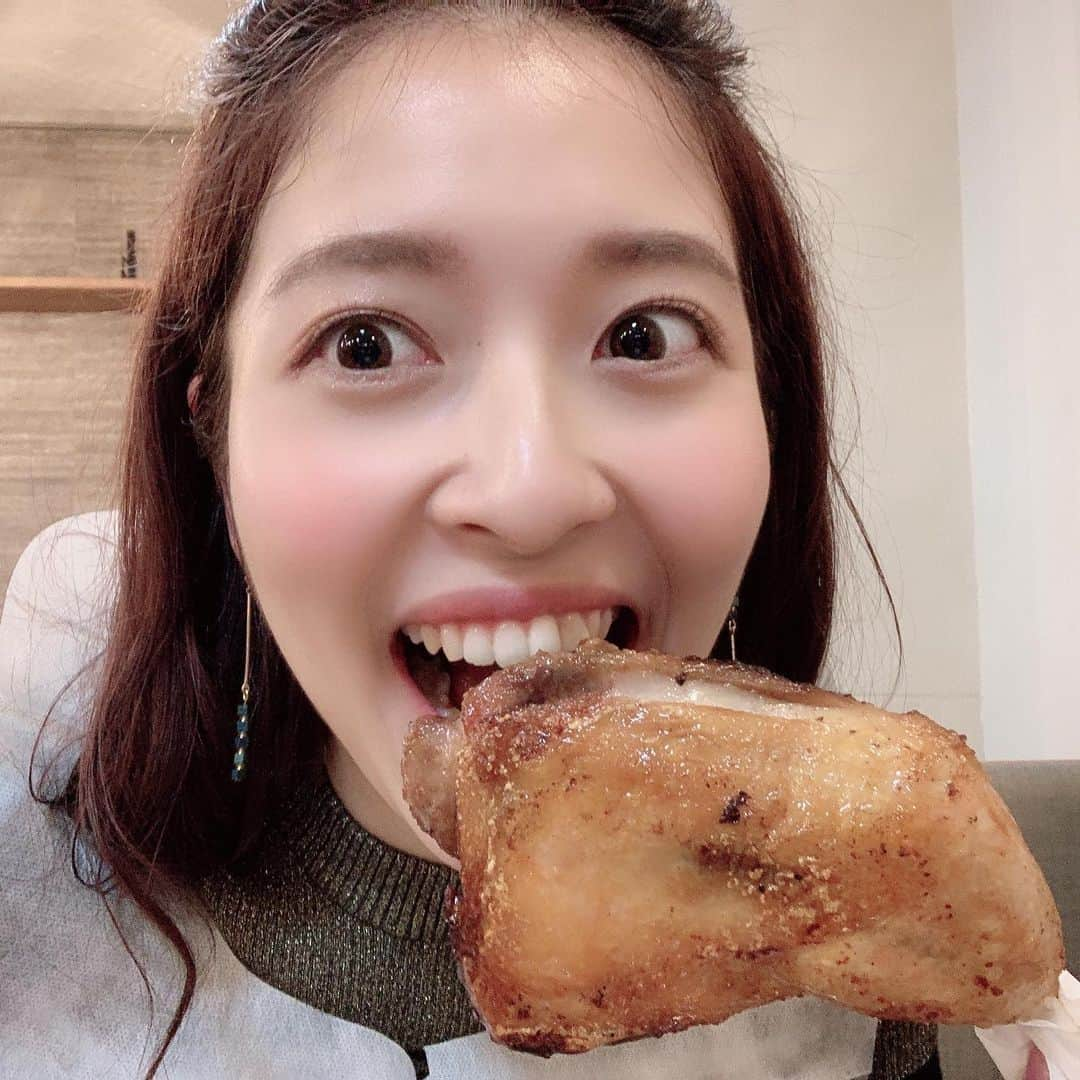 山下耀子さんのインスタグラム写真 - (山下耀子Instagram)「チキン！ . #横浜 にある #香川 の #骨付鳥 のお店 #一鶴 です！ 久々に食べたら安定の美味しさで秒でなくなった…あれ今さっきまで目の前にあったのに…みたいな。 骨がついたお肉は特に美味しく感じるな、わいるどぅ . 一鶴食べる時は #おごっつぉ （ご馳走）の場合が多いから食べると贅沢な気分になります🤤」1月16日 10時15分 - twinkleyesy