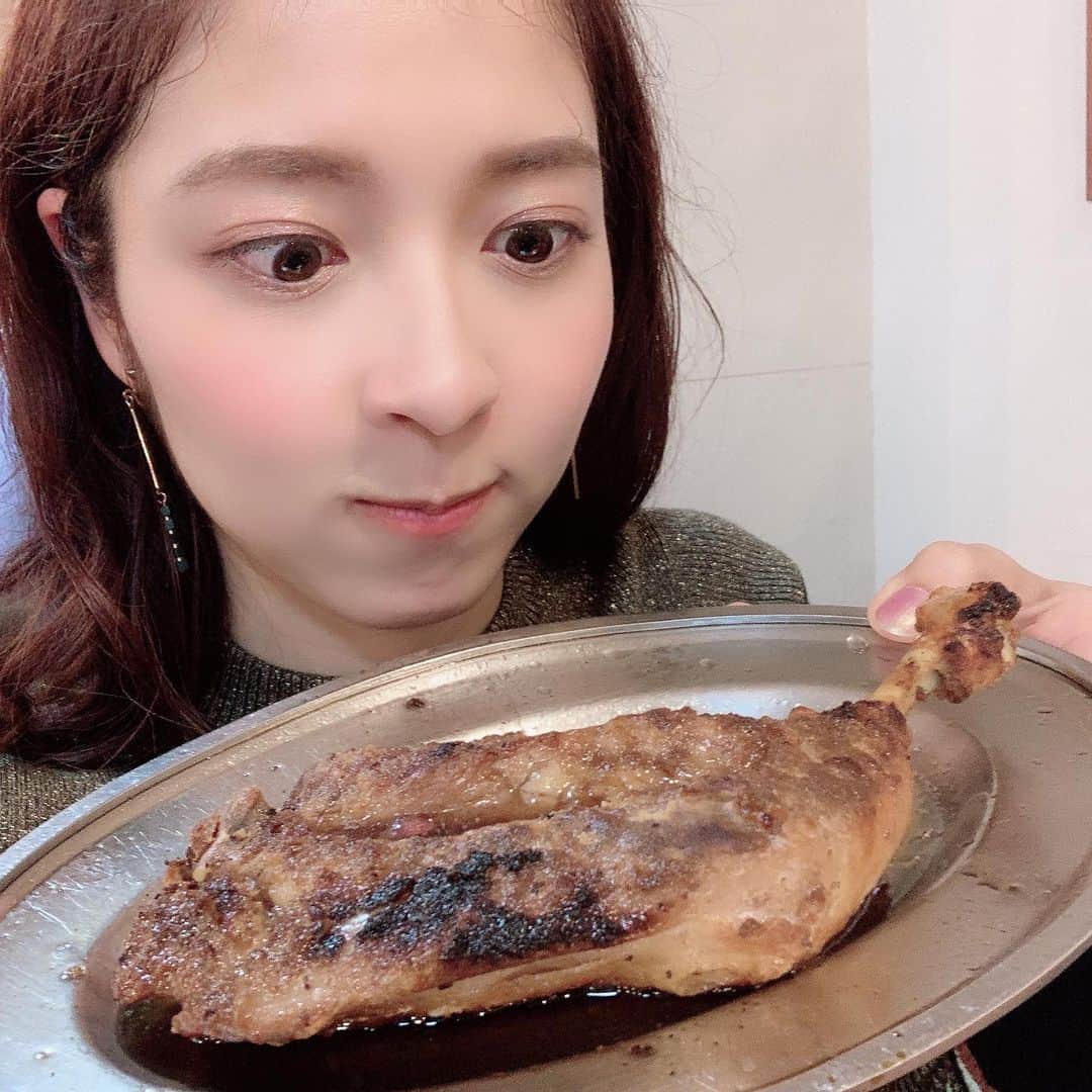 山下耀子さんのインスタグラム写真 - (山下耀子Instagram)「チキン！ . #横浜 にある #香川 の #骨付鳥 のお店 #一鶴 です！ 久々に食べたら安定の美味しさで秒でなくなった…あれ今さっきまで目の前にあったのに…みたいな。 骨がついたお肉は特に美味しく感じるな、わいるどぅ . 一鶴食べる時は #おごっつぉ （ご馳走）の場合が多いから食べると贅沢な気分になります🤤」1月16日 10時15分 - twinkleyesy